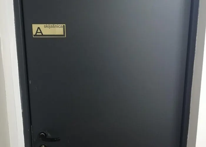 アパート Divcinova1 Reset A2